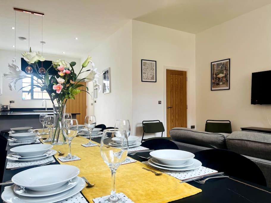 Twilight House -Wyndale Living- B'Ham Jq Townhouse Villa เบอร์มิงแฮม ภายนอก รูปภาพ