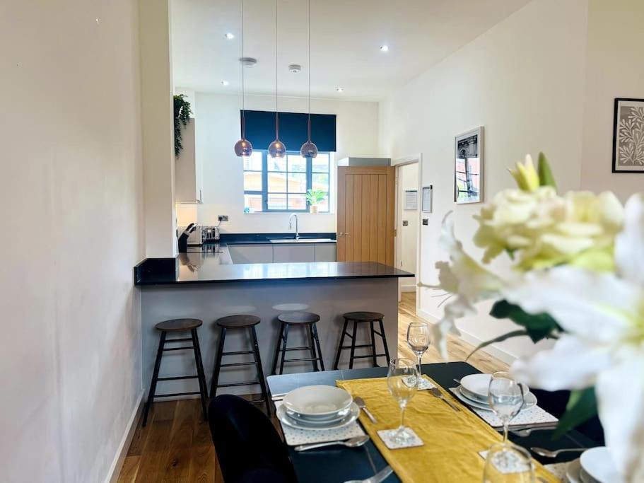 Twilight House -Wyndale Living- B'Ham Jq Townhouse Villa เบอร์มิงแฮม ภายนอก รูปภาพ
